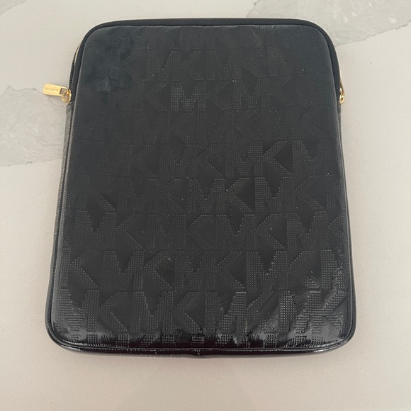 MK Michael Kors 12inch IPad Case - Picture 5 of 8